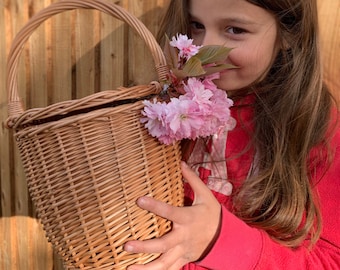 Wicker bag with lid, wicker bag, wicker basket with handle and lid, rattan bag