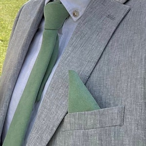 The Green Silver-Leaf: Men&#39;s Green Tie and Pocket Square, Green, Bow Tie, Pocket Square, Green Wedding Ties, Groomsmen Gifts, Men&#39;s Gifts