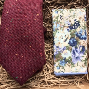 The Oak & Empire: bordeauxrode stropdas, kastanjebruine stropdassen, pochet met bloemen, stropdas van moerbeiwol, trouwstropdassen, cadeau bruidsjonkers, rode stropdassen