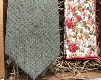 The Sage : cravate vert sauge et pochette de costume à fleurs, cravate verte, cravates pour hommes, cravates de mariage, pochette de costume