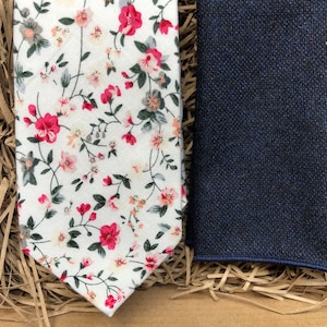 The Briar and Bellflower: Floral Pink Men&#39;s Ties, Navy Pocket Square, Mens Gifts, Blush Pink Wedding Ties, Men&#39;s Necktie