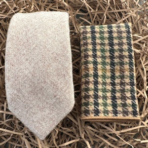 Cream Wool Tie and Check Pocket Square Set: Men&#39;s Wedding Groomsmen Gift