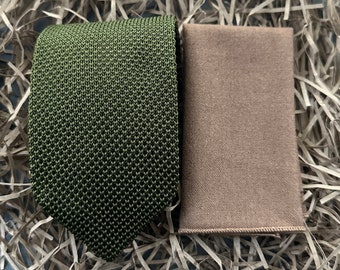 Die Olive: Herren Grüne Strickkrawatte und Kamel Einstecktuch, Herren Geschenk, Taschentuch, Geschenke für Männer, Hochzeit, Kleidung, Trauzeugen Geschenke,