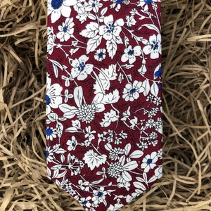 The Cardinal Tie: Floral Cotton men's Tie, Wedding ties, Burgundy Red Floral Tie, Groomsmen Gifts, Men's Gifts, Men's Tie Sets,