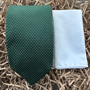 The Emerald Tie and White Pocket handkerchief: Green Knitted Tie, Men&#39;s Gifts, Knitted Ties, Green Ties, Ties For Men, Wedding Tie