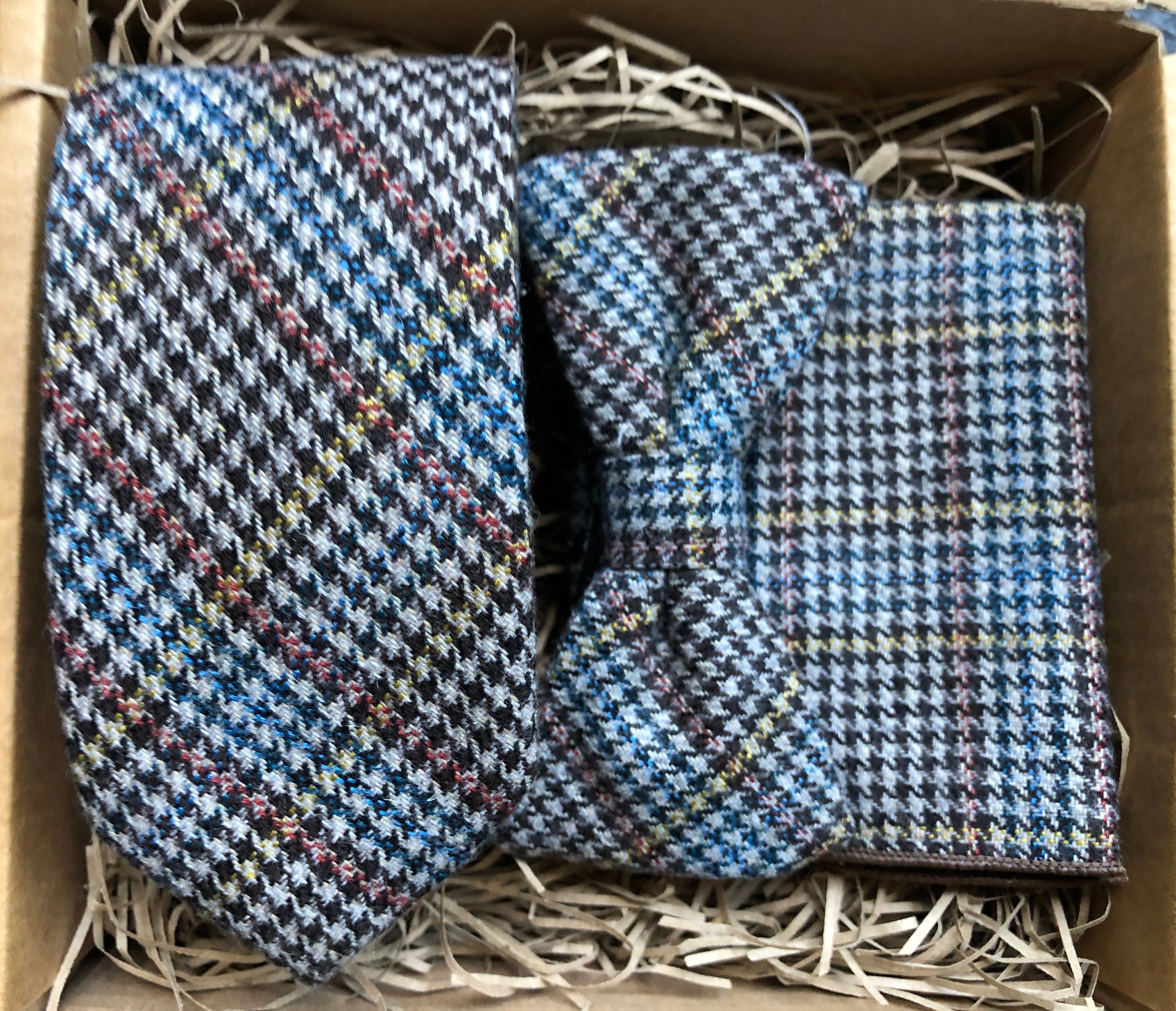 Green Check Pre-Tied Bow Tie Cream Wool Pocket Square Mens Bow Ties UK