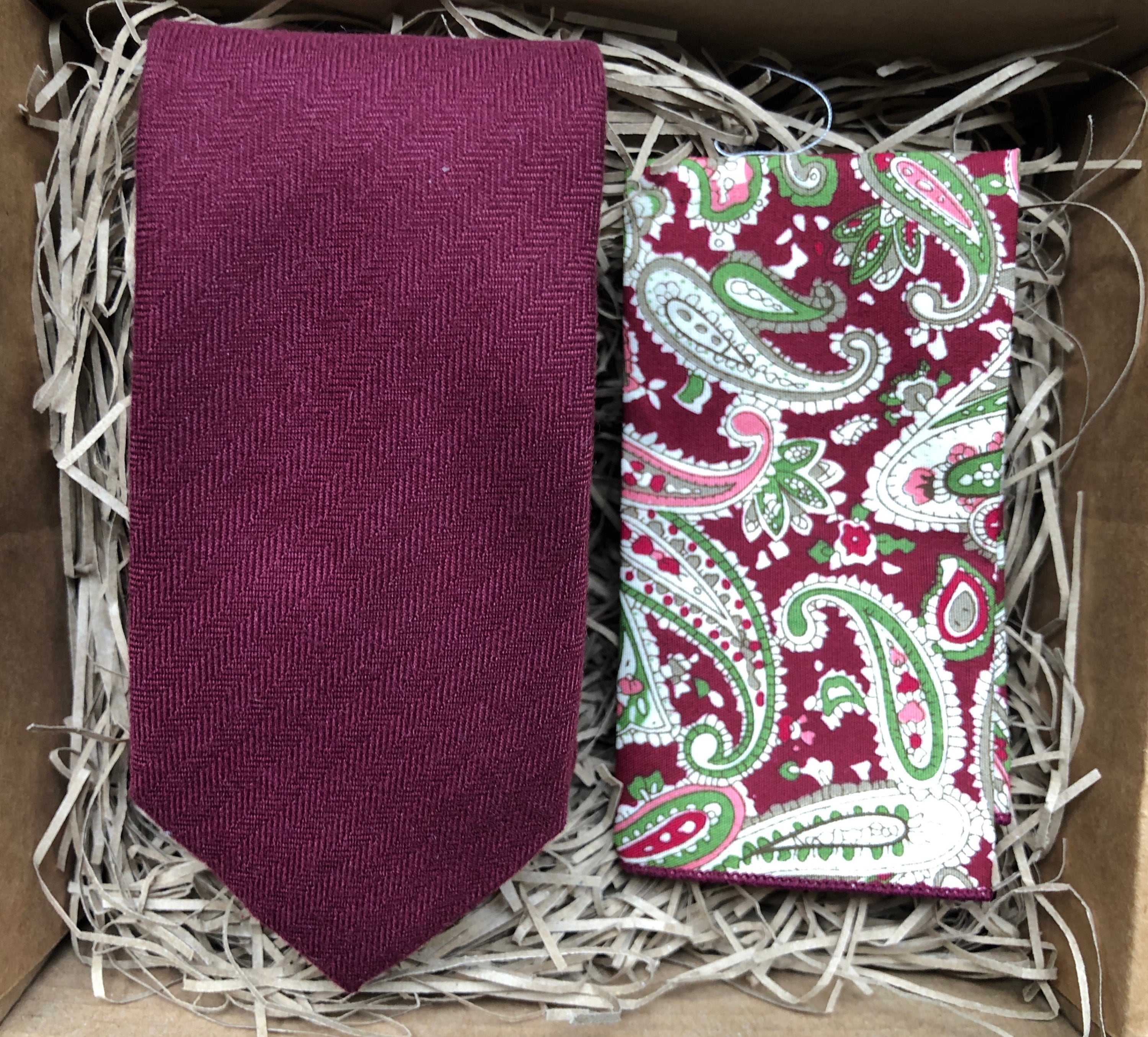 Cravatta Da Uomo. Cravatta Da Uomo Bordeaux Paisley Con Opzione