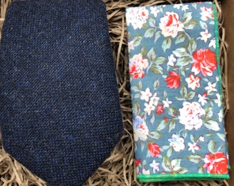 La campanula e il becco d'uccello: cravatta da uomo blu navy, fazzoletto da taschino, cravatte di lana blu, cravatte da uomo blu, cravatte nuziali, regali per uomo, cravatte da uomo