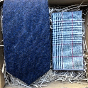 The Bellflower and Hedge: corbata azul marino y pañuelo de bolsillo de lana a cuadros, corbata de lana azul, corbatas para hombres, corbata de boda en ancho delgado y ancho