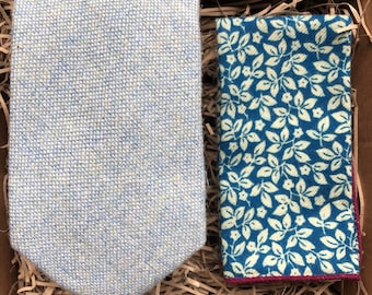 De Himalaya blauwe stropdas en bloemen Pocket Square: licht blauwe stropdas, blauwe gevlekt stropdas, banden voor mannen, blauwe trouw banden, Pocket Square,