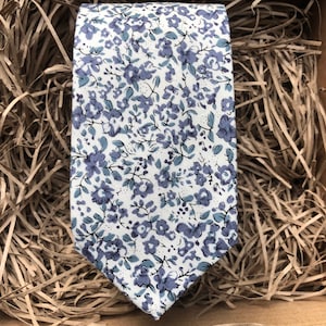 The Blue Scheherazade: Men's Tie, Blue Floral Necktie, Skinny Tie, Ties For Men, Wedding Ties, Groomsmen Gifts, Husband to be Gift