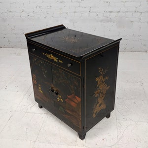 Katherine Henick 1930s Vintage Chinoiserie Ręcznie Malowana Szafka