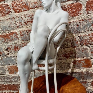 Bill Mack-Nude Frau sitzend in Einsamkeit Maquette-Bronze Skulptur