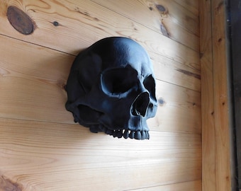 Cráneo de pared de tamaño completo, réplica detallada de cráneo humano / Arte gótico para colgar en la pared impreso en 3D