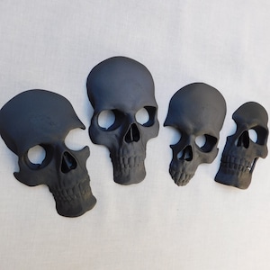 Skull Wall Hanging Set, 4-Piece Skull Wall Art, 3/4 Scale Gothic Home Decor