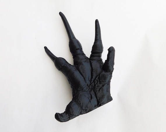 Demon Claw Hand Wall Hook 20CM Tall Creepy Halloween Witch Hand