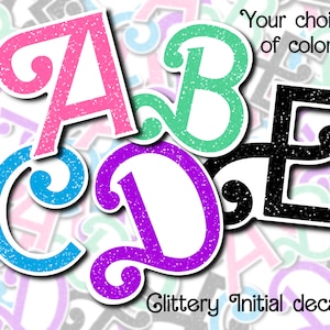 Adesivo inicial Glittery Doll Font. Decalque de monograma de letras. Para Hydroflask, garrafa de água, copo. Opções resistentes à água e às intempéries