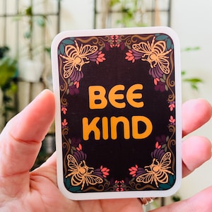 Abelha gentil | Etiqueta na moda de Tarot da abelha de <br> Entrega Rápida? Decalque para laptop | Adesivo para garrafa de água