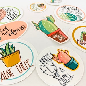 Lustiges Pflanzen Puns Sticker Bundle. Pack mit 10 wetterfesten Vinyl-Aufklebern. Für Wasserflaschen, Laptops, Journale und Planer