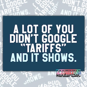 Könnte beinhalten: Ein blauer Hintergrund mit weißem Text, der lautet: "Viele von euch haben nicht bei Google nach "Zöllen" gesucht, und das sieht man."