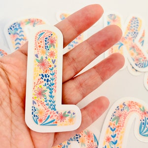 Adesivo floral inicial L. Decalque do monograma da letra L. Para Hydroflask, garrafa de água, adesivo de copo. Opções resistentes à água e à prova de intempéries