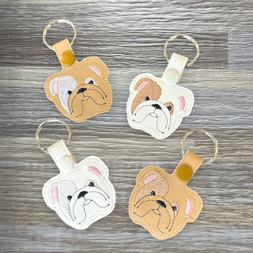Llavero de bulldog inglés