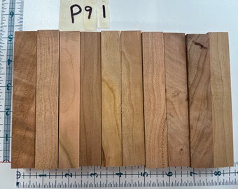P91 Cereza Negra (Prunus serotina) Pluma de madera exótica doméstica en blanco (10 unidades) Muestra de maderas premium de calidad mixta