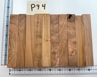 P94 Cereza Negra (Prunus serotina) Pluma de madera exótica doméstica en blanco (10 unidades) Muestra de maderas premium de calidad mixta