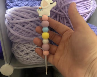 Agujas de crochet personalizadas con personajes y animales