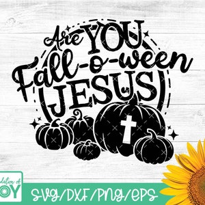 Puede incluir: Diseño gráfico en blanco y negro con el texto "Are You Fall-o-ween Jesus?" con una calabaza estilizada con una cruz en ella y otras calabazas alrededor.