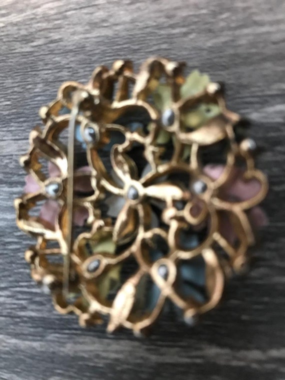 vintage metal flower pin with rhinestones - image 2