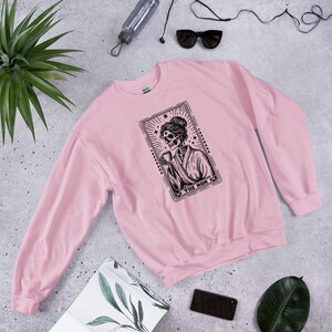 Moletom engraçado com cartas de tarô da mãe / moletom esqueleto da mãe com coque bagunçado bebendo café