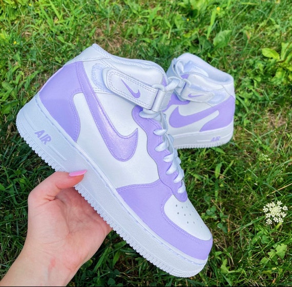 sneakers lilac