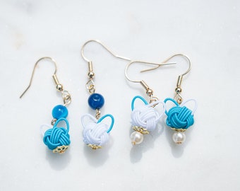 Kat oorbellen | Japanse Mizuhiki oorbellen | Blauwe oorbellen | Kattenliefhebber oorbellen | Cadeau voor haar