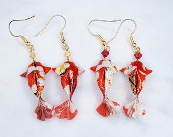 Boucles d'oreilles origami koi fleur rouge avec perles toupies champagne dorées ou perles toupies rouges | Boucles d'oreilles japonaises