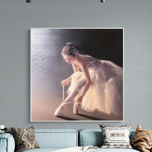 Ballerina bianca pittura, ballerina d'arte ballerina pittura a olio su tela, pittura di balletto per la decorazione del soggiorno, colori pastello chiari Wall Art