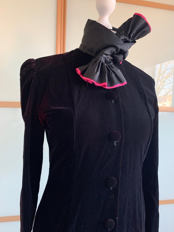 Vintage 1980s black velvet and fuchsia midi length