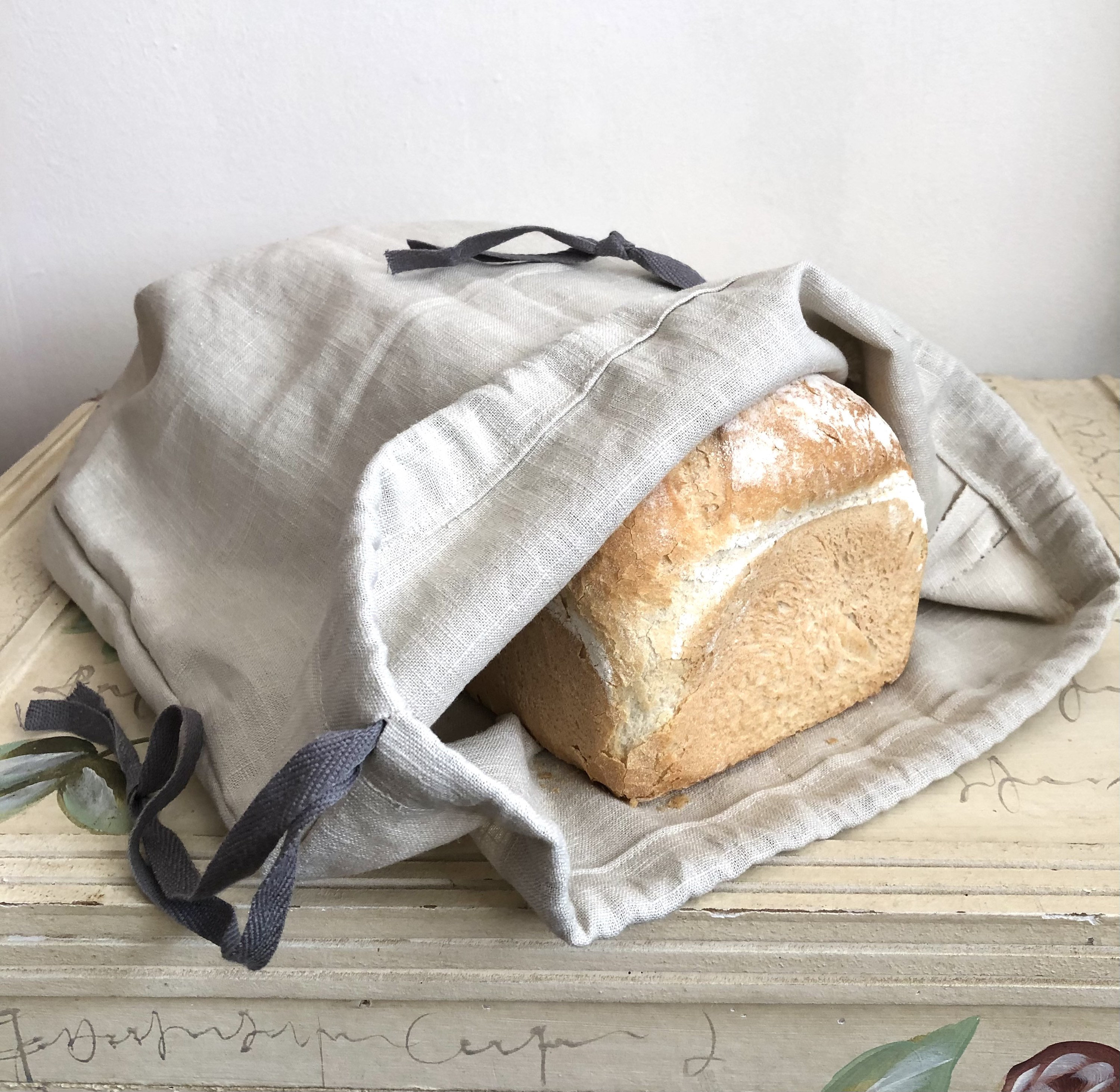 Pure linen drawstring bread bags.