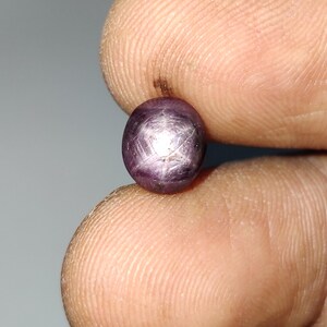 Cabochon de rubis étoilé naturel, rubis étoilé taillé avec précision, rubis étoilé non traité pour la création de cadeaux et de bijoux, 8,21 x 7,21 x 4,49 mm, 3,14 carats