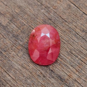 Natuurlijke oude Birmaanse robijn edelsteen, onbehandelde Birma robijn edelsteen, Myanmar robijn edelstenen, oude mijn robijn edelsteen, 13,2 x 10,3 x 6 mm, 7,60 karaat