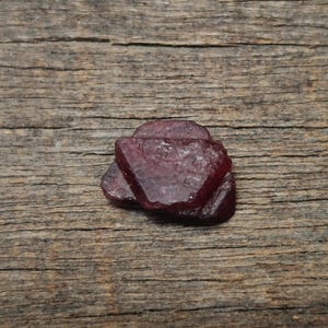 Burmese Red Spinel Raw, Unique Triangular Spinel Crystal, Natural Spinel Specimen, 11.2×9.1×4.2 mm, 4.40 Carats