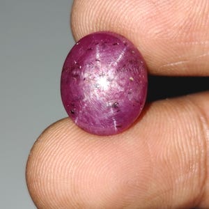 Naturlig röd stjärnrubin cabochon, värmefri stjärnrubin ädelsten, obehandlad stjärnrubin cabochon, 5x12.5x4.9 mm, 9.25 karat