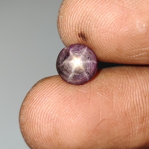 Natuurlijke rode sterrobijn cabochon, onbehandelde losse sterrobijn edelsteen, Indiase sterrobijn cabochon, 7,9 x 7,8 x 3,9 mm, 2,5 karaat