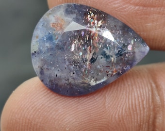 Piedra solar natural de iolita, iolita facetada inyectada en sangre. Hermosa pieza para joyería, 19,3 x 15,3 x 5,7 mm, 9,75 quilates.