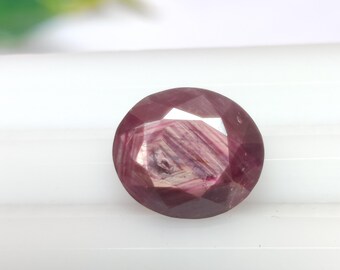 Pierre gemme rubis rouge géométrique, Pierre gemme rubis rouge non traitée, Rubis à facettes unique pour la fabrication de bijoux, 12,5 × 11 × 6 mm, 8,40 carats