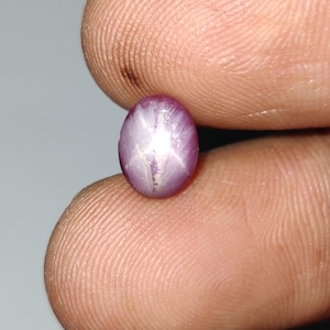 Cabochon di rubino stellato rosso naturale, gemma di rubino stellato sciolta non trattata, cabochon di rubino stellato di piccole dimensioni, 8,6x6,7x4,2 mm, 2,56 carati