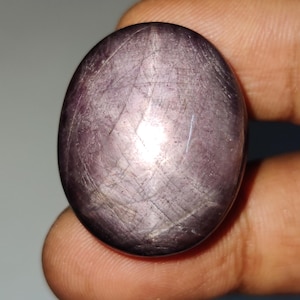 Naturlig lila röd stjärnrubin cabochon, lös stjärnrubin ädelsten, indisk stjärnrubin cabochon, 29x23.2x12.84 mm, 107.48 karat