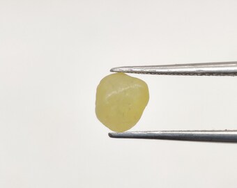 Natural Yellow Sapphire Rough Stone, Shrilankan Sapphire Raw, untreated Yellow Sapphire Raw, Raw crystals, 6.5x5.5x4.7 mm, 1.80 Carats