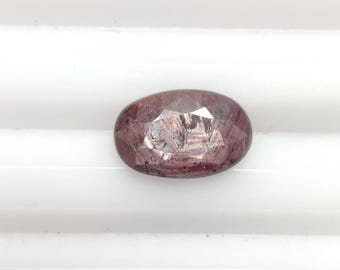 Rubis à facettes à motif géométrique, Rubis rouge non traité, Rubis à facettes pour la fabrication de bijoux, 10,7 x 7 x 3,2 mm, 2,50 carats