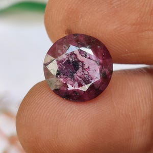 Rubí natural rojo violáceo con brillo plateado, gema de rubí del sur de la India, rubí único para regalo y colección, 12,3 x 5 mm, 6,96 ct